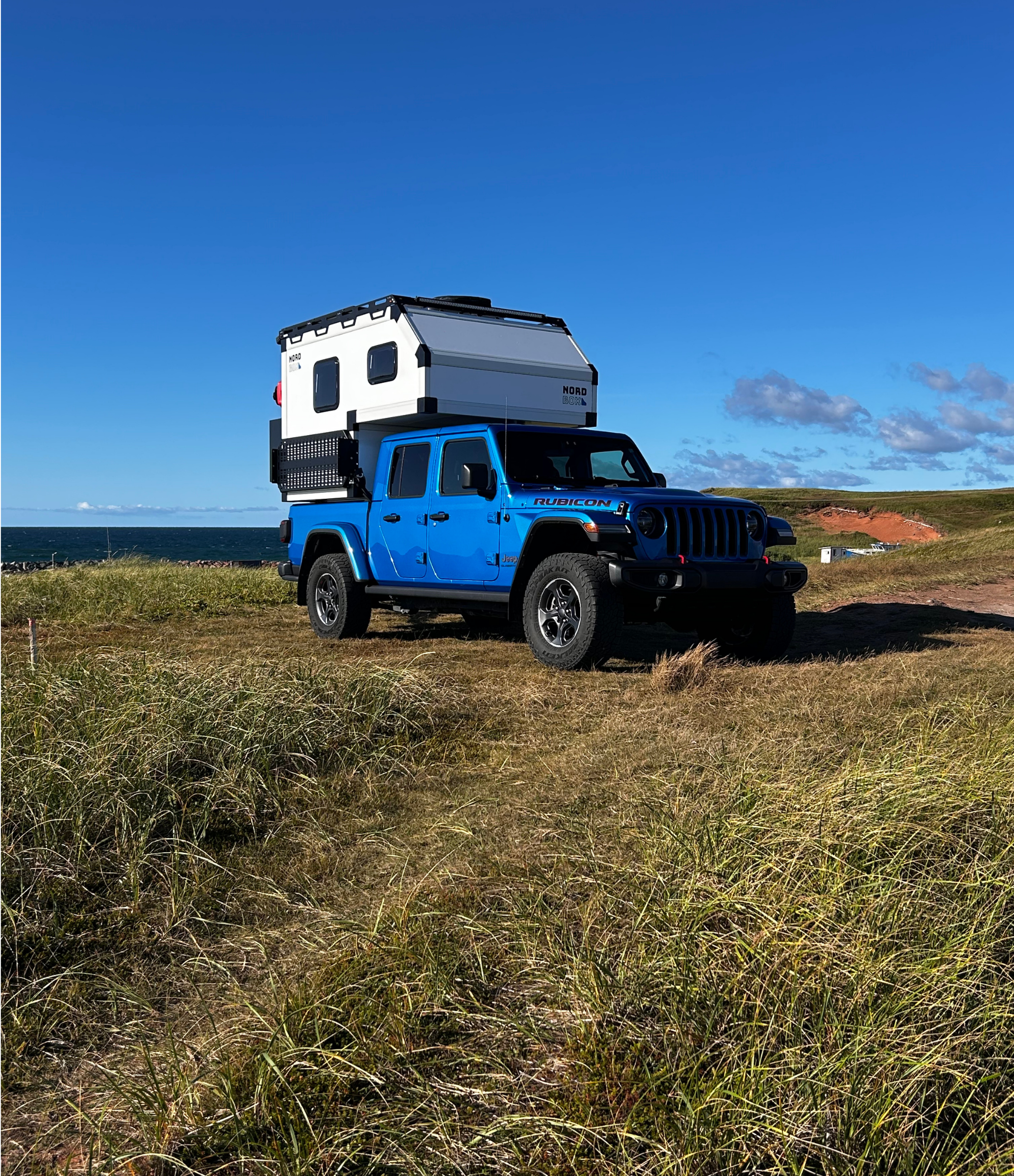 Nordbox 5? et 7? Robuste. Légère. 4 saisons. Destinée aux camions intermédiaires comme le Toyota Tacoma ou le Jeep Gladiator, la Nordbox vous accompagne de la ville jusqu’aux terrains les plus rec